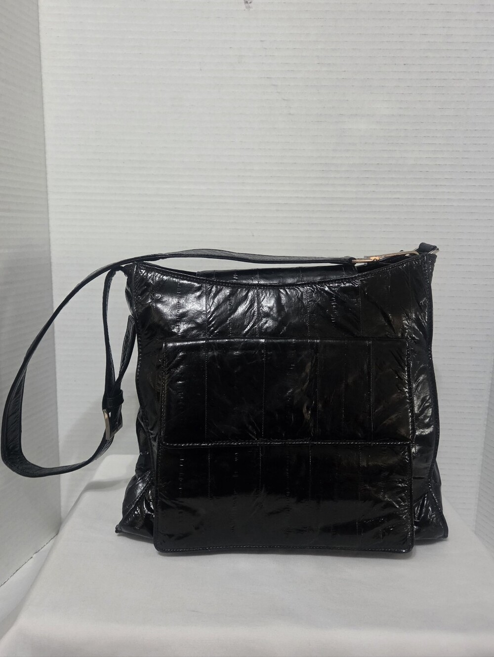 Vintage Lee Sands Black Genuine EELSkin Multi-pocket Shoulder Bag Purse 80s